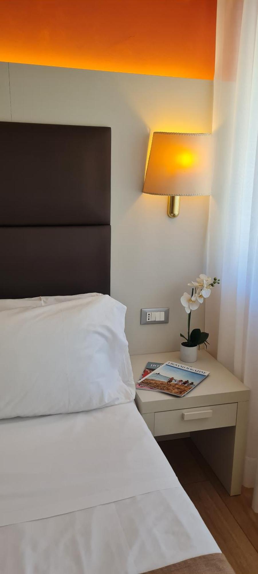 Hotel Eros Lignano Sabbiadoro Buitenkant foto