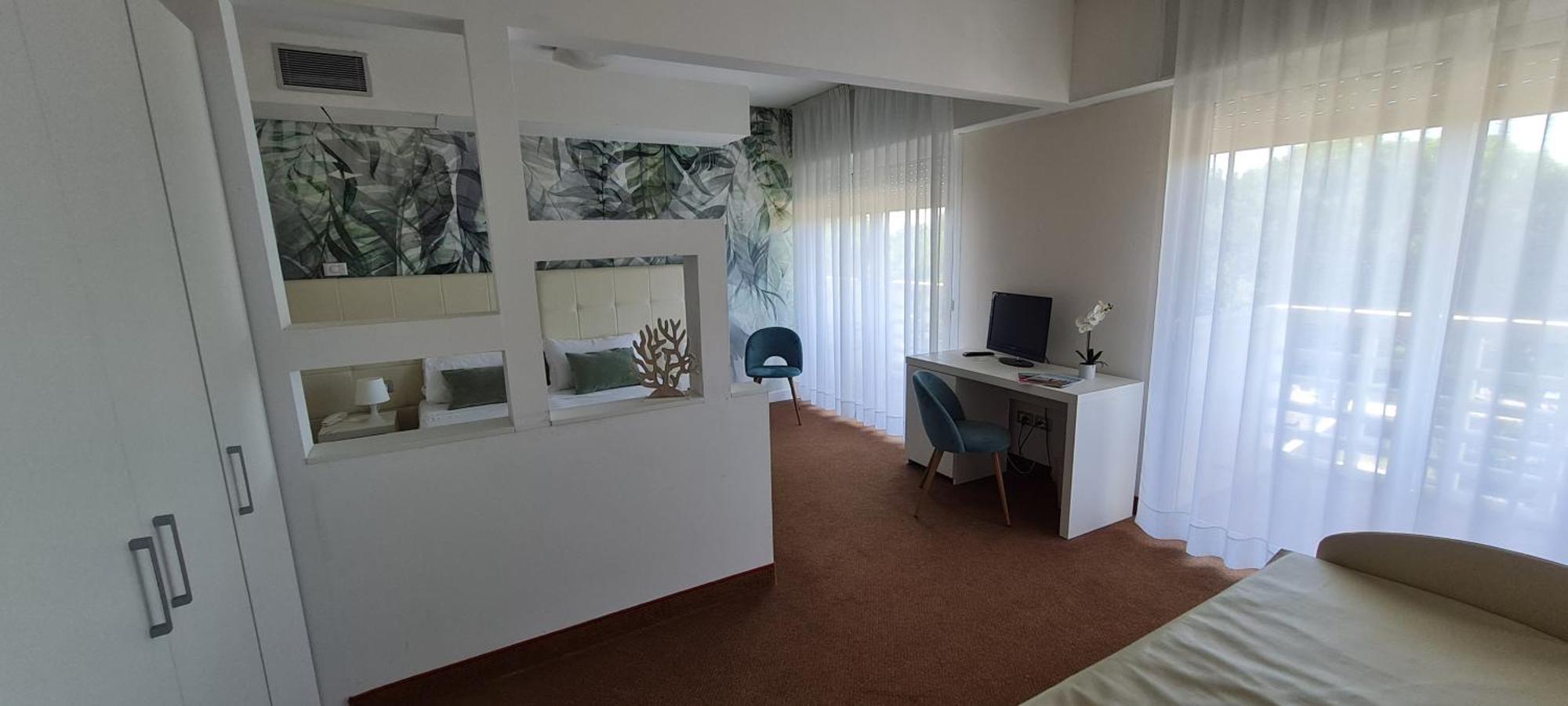 Hotel Eros Lignano Sabbiadoro Buitenkant foto
