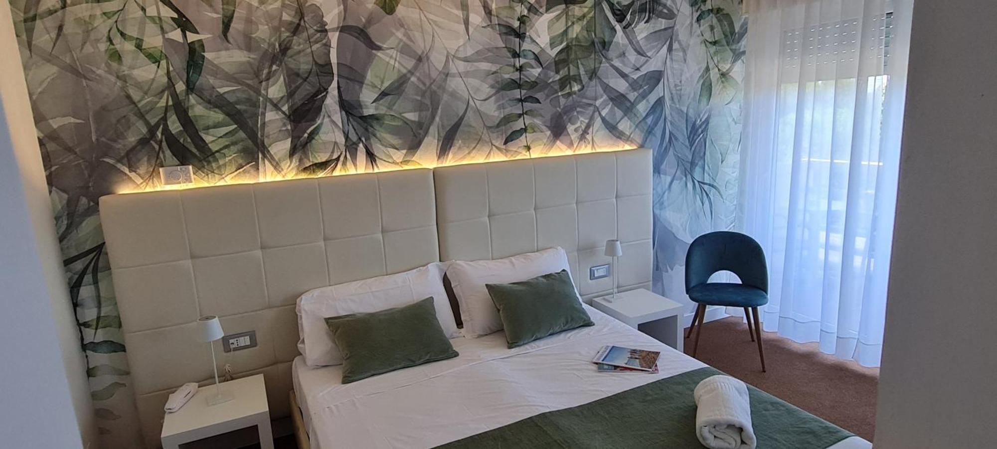 Hotel Eros Lignano Sabbiadoro Buitenkant foto